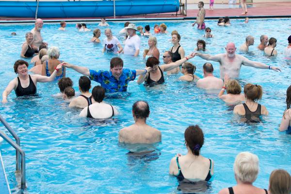 Stonehaven Folk Festival Aqua Ceilidh2